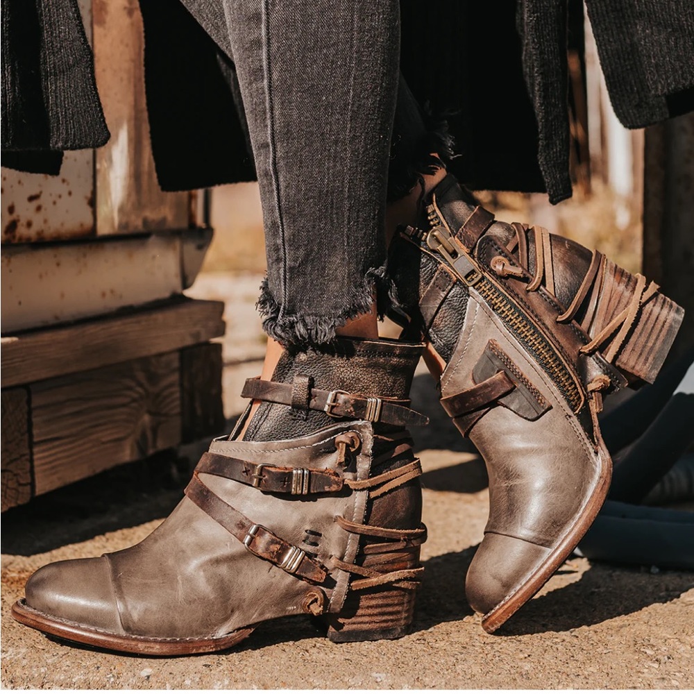 Steve Madden Freebird Crue Boot size 9 Grey Multi